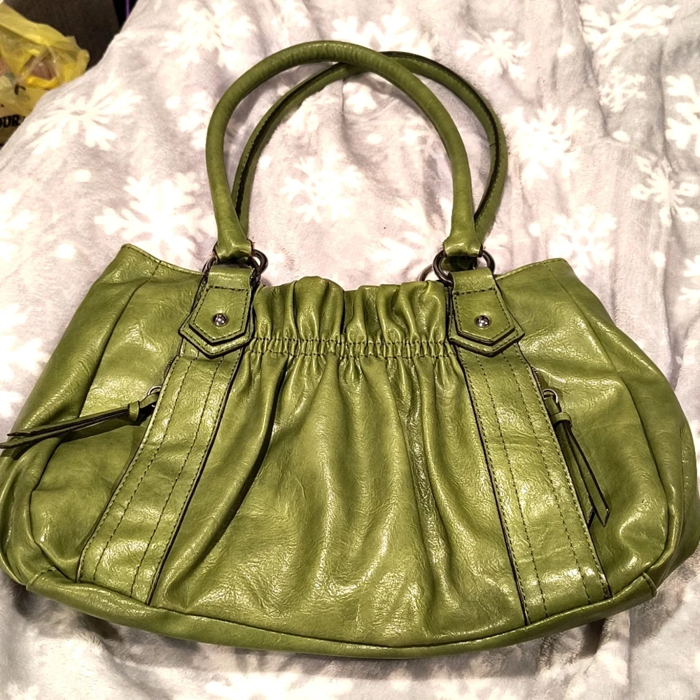 Style & Co. Green handbag, kangaroo zip pocket, central zip compartment, EUC
